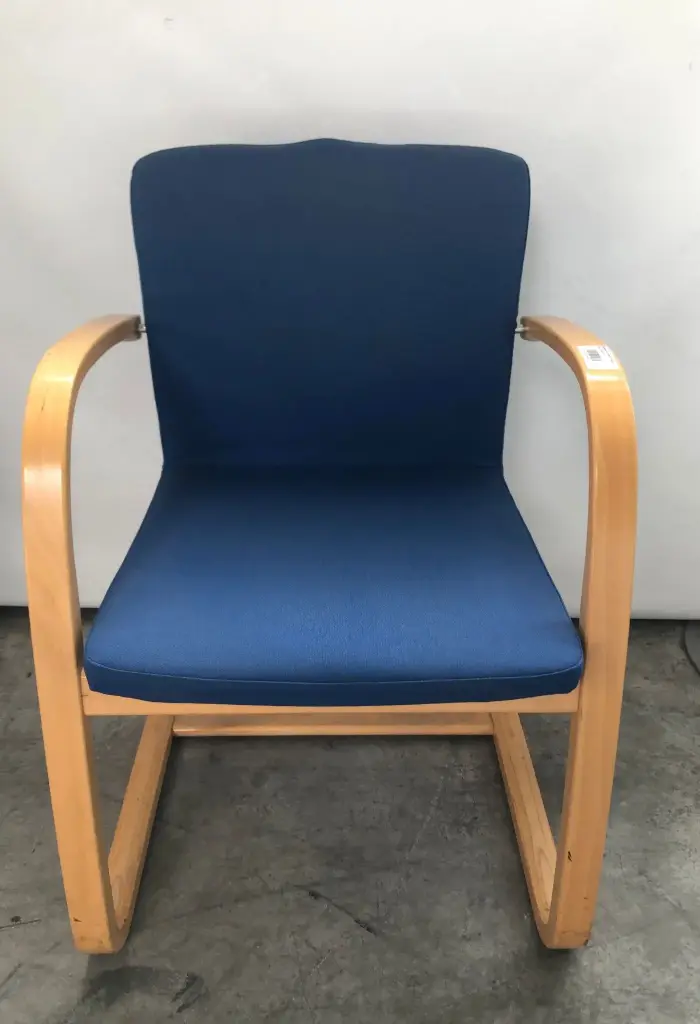 Chaise visiteur kinnarps 