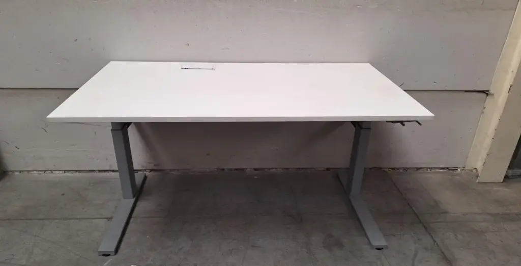 Table réglable à manivelle