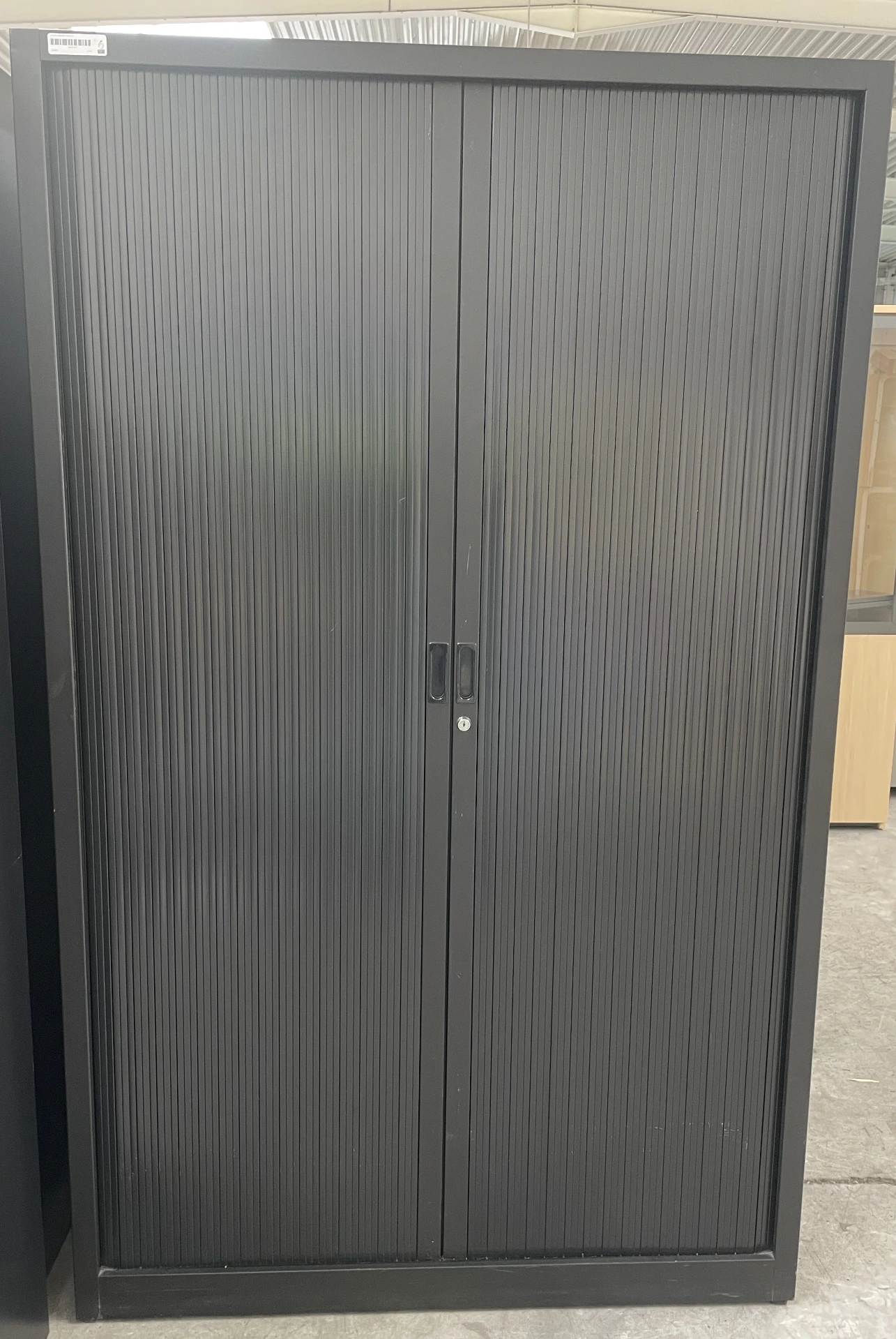 Armoire à volets roulants sans clé