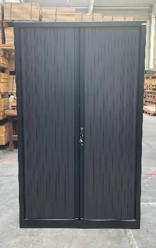 Armoire métallique à volet avec clés