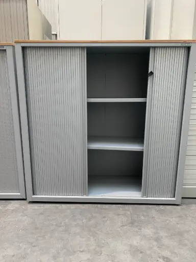 Lage Mewaf-kast met sleutel